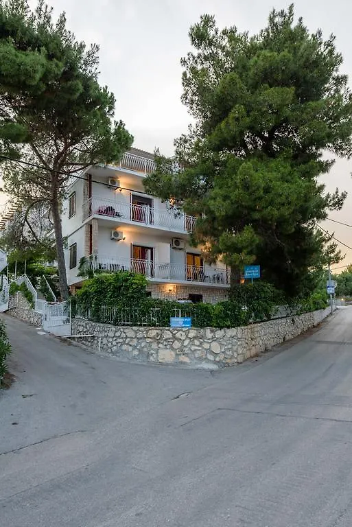 Apartments Lucija Trogir 0*,  Croácia